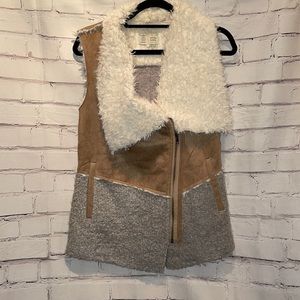 EUC Saturday/Sunday Suede/Lambswool vest SZ SM